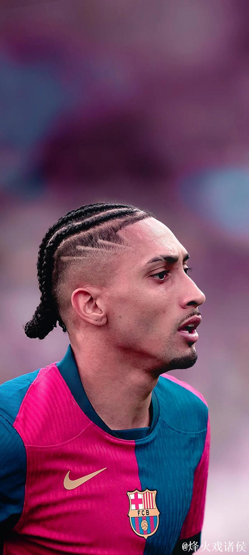 拉菲尼亚向身边人透露：未助巴萨夺欧冠不考虑离队