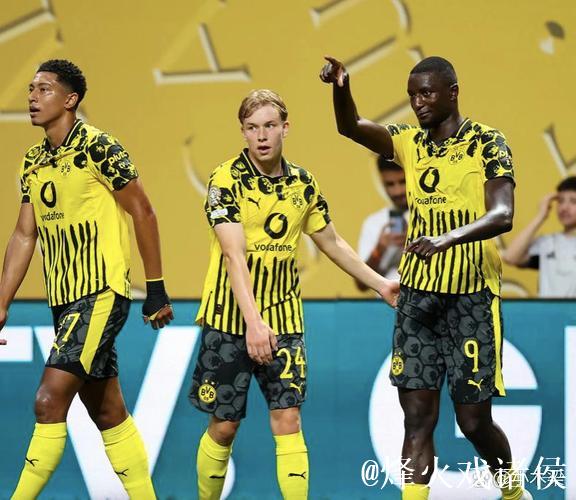 每体:施洛特贝克无意续约多特,巴萨对其保持关注 每体:施洛特贝克无意续约多特,巴萨对其保持关注